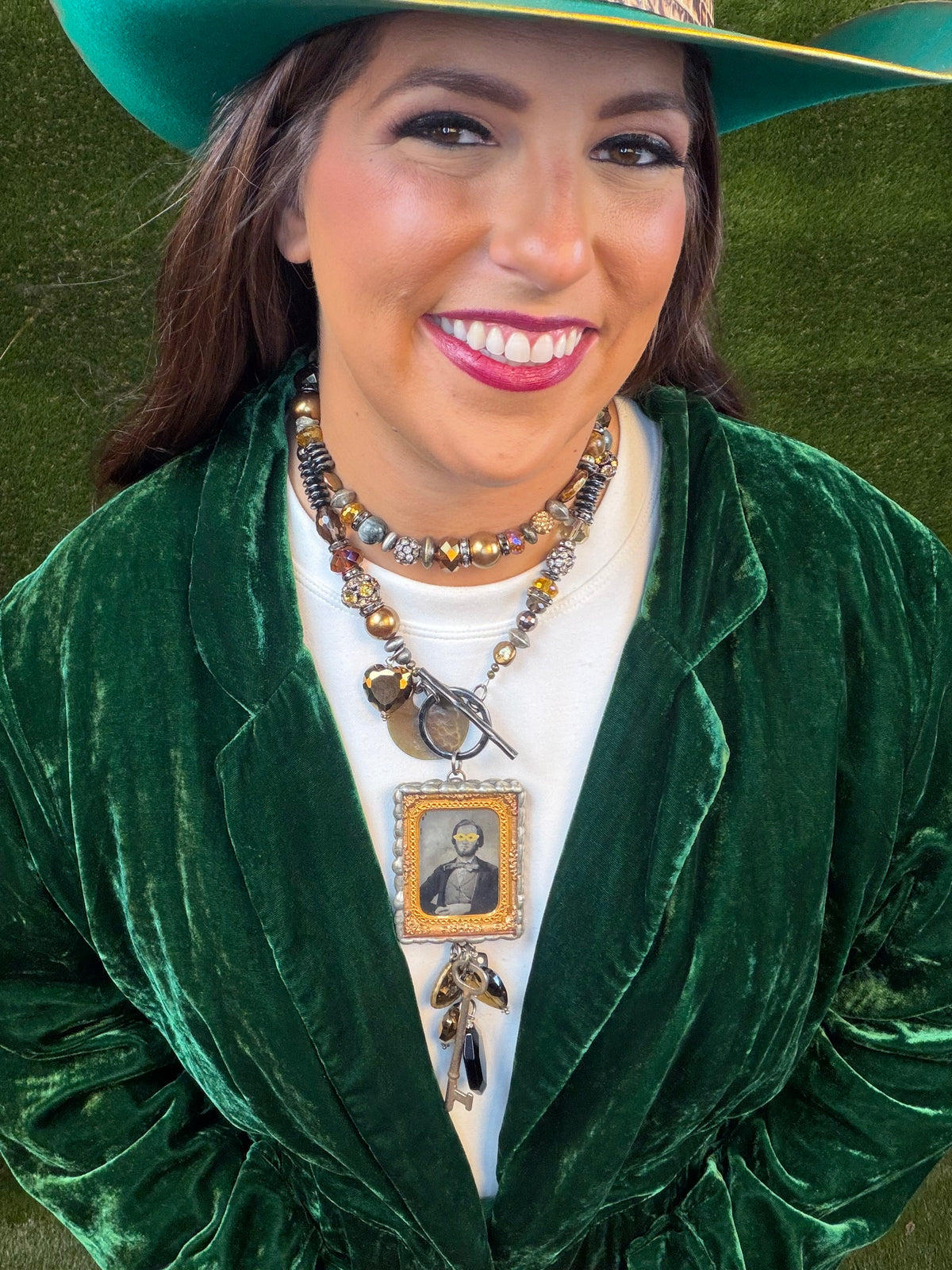 The Little Looker Necklace