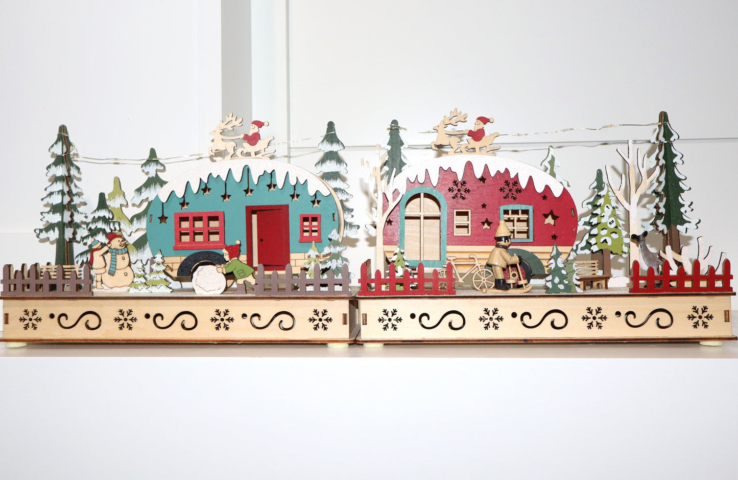 Holiday Trailer Scene (set of 2)