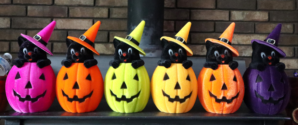 Flocked Cat in Pumpkin w/ Hat