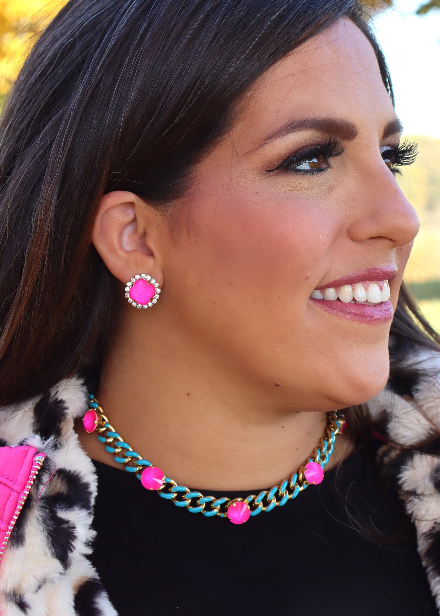 Mega Studs in POP Antique Gold - Neon Pink