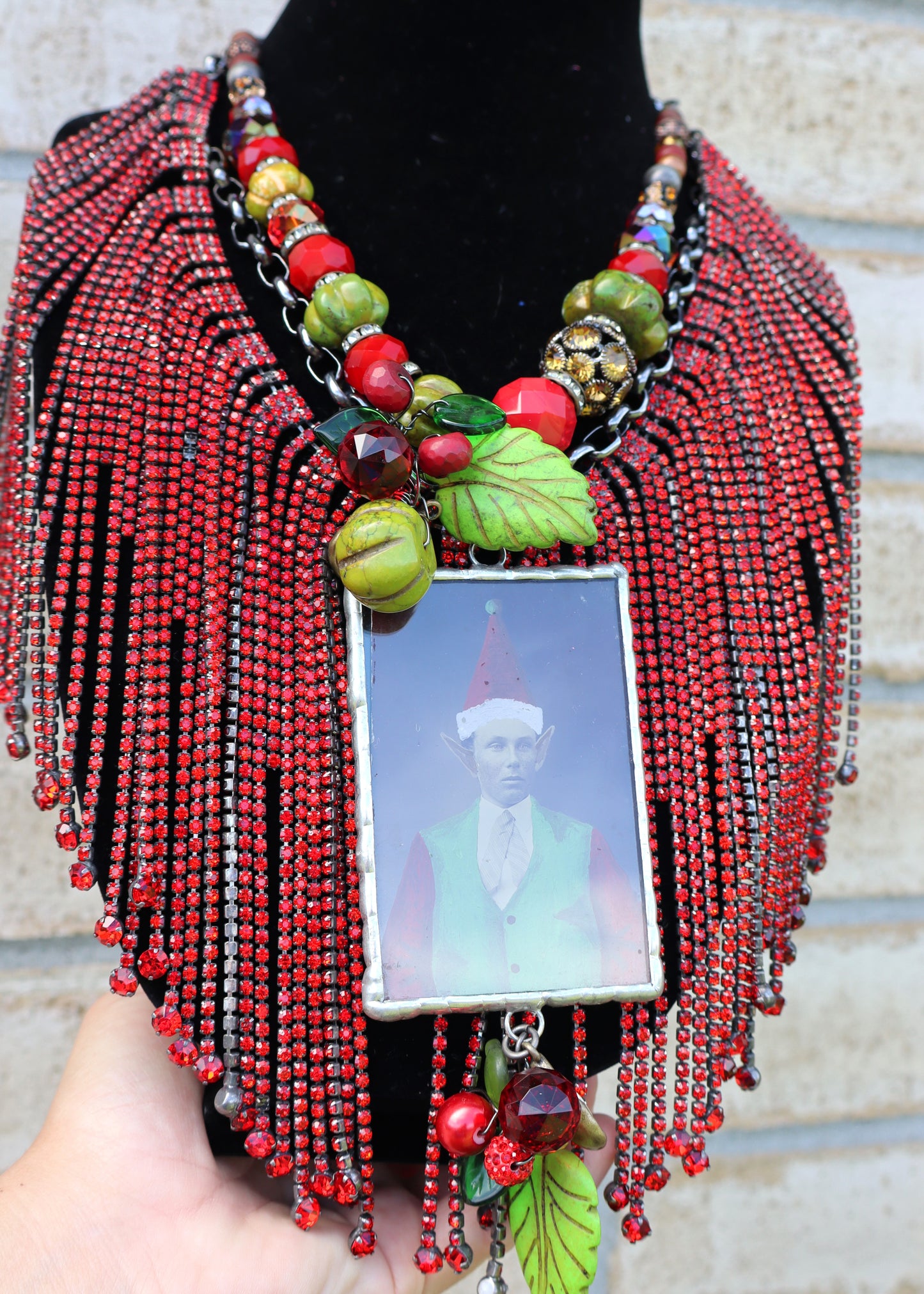 Merry Mistletoe Fringe Necklace