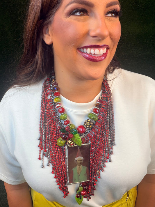 Merry Mistletoe Fringe Necklace