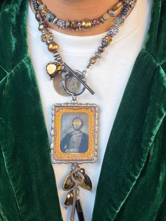 The Little Looker Necklace