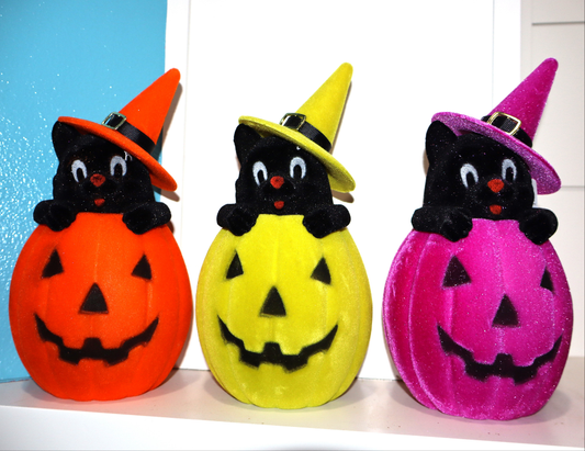Flocked Cat in Pumpkin w/ Hat
