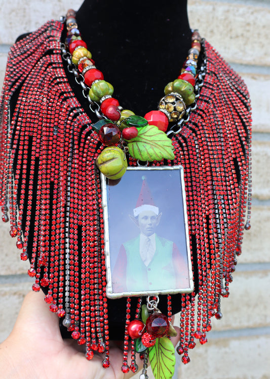 Merry Mistletoe Fringe Necklace