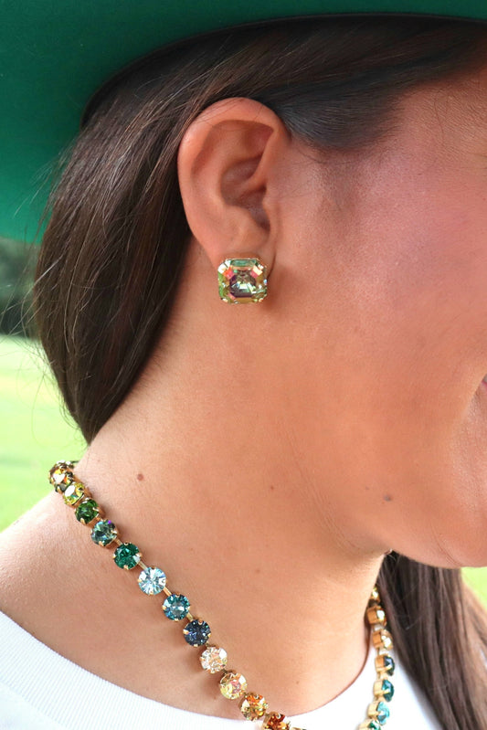 Nikki Earrings - Peridot Brandy