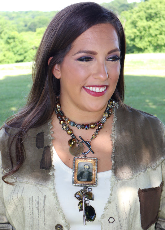 The Little Looker Necklace